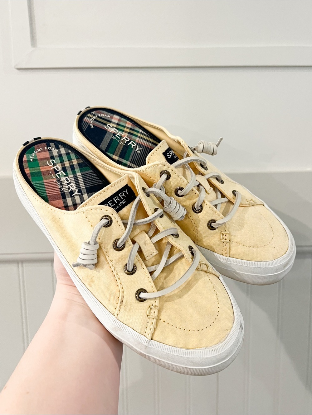 Sperry Womens Light Yellow Canvas Slip-On Sneakers